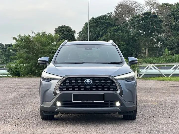 TOYOTA COROLLA Cross SUV