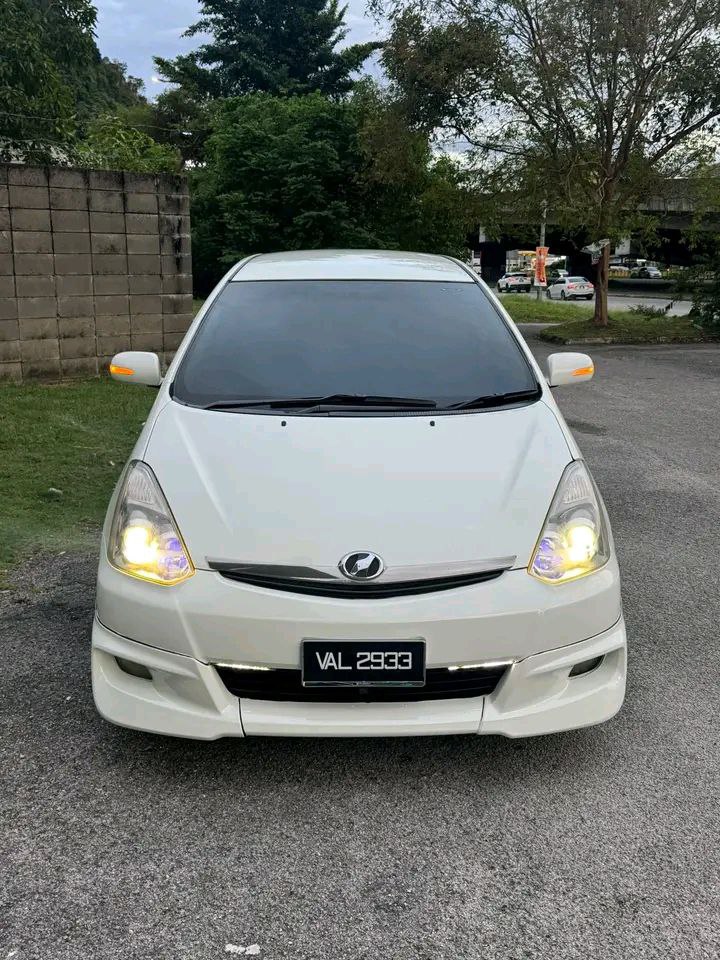 TOYOTA WISH SEDAN