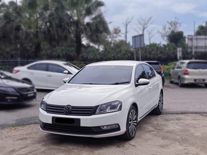 Volkswagen Jetta SEDAN