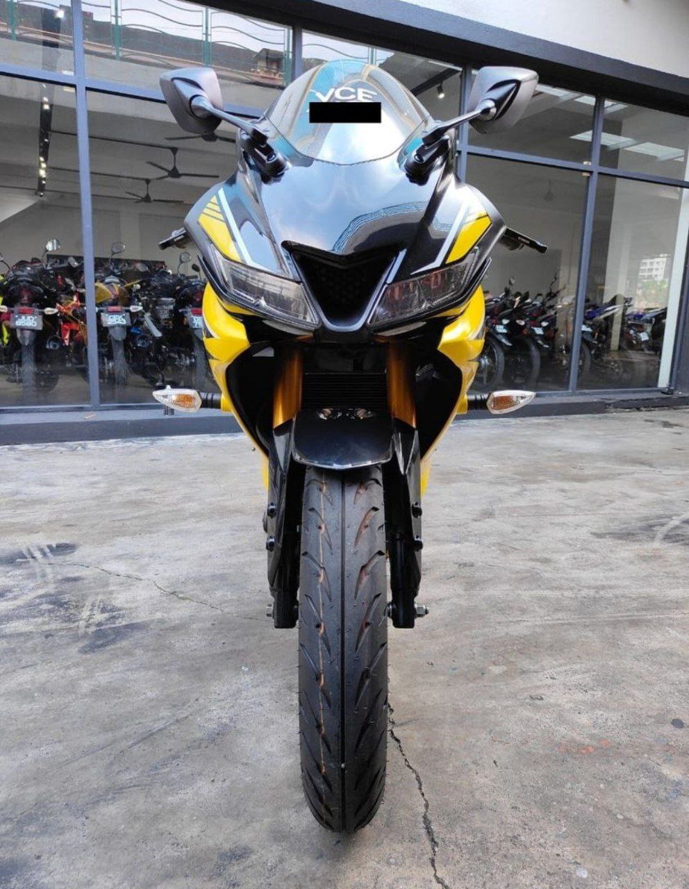 YAMAHA R15 Sport