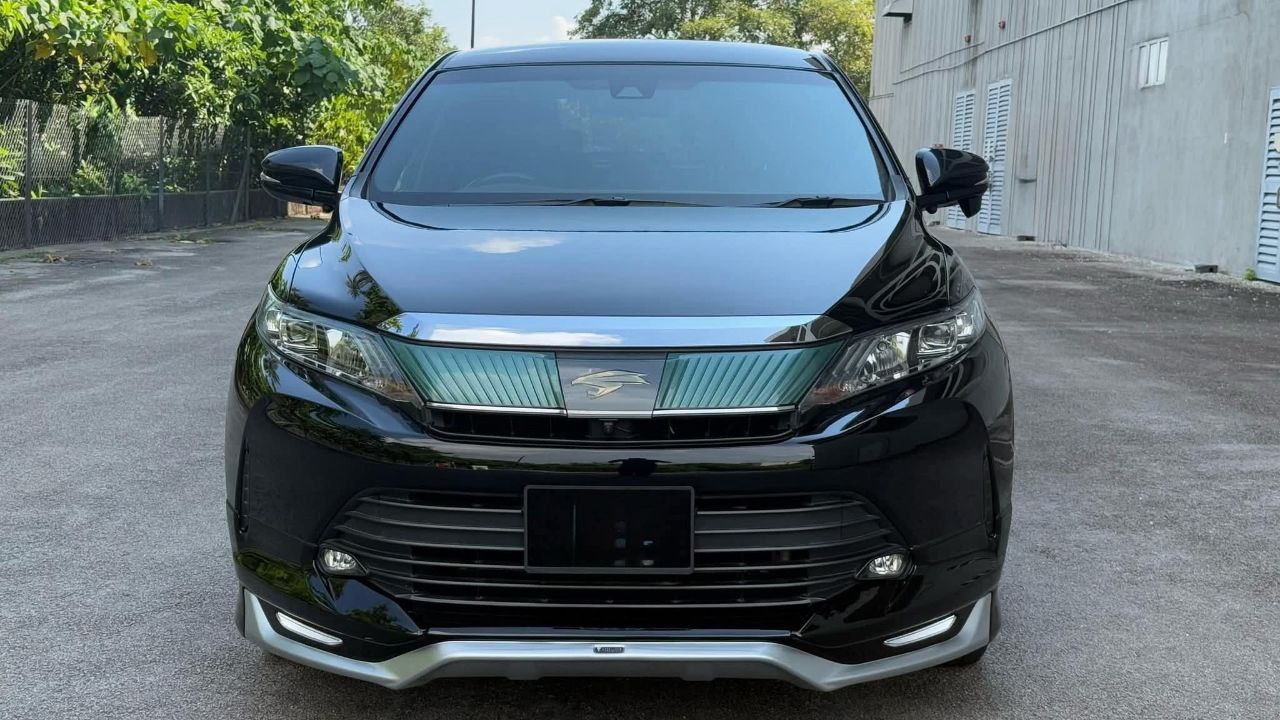 TOYOTA HARRIER  SUV
